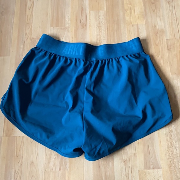 (SOLD)Gymshark loose fit training shorts - Picture 2 of 3